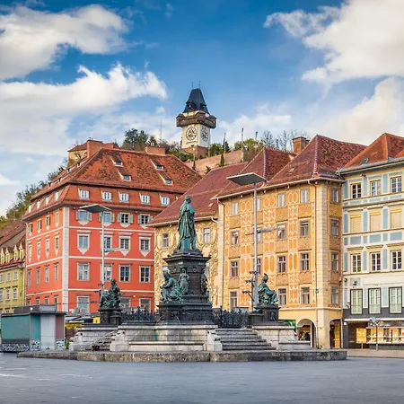Cozy And Calm - Historic Center With Free Parking & Elevator By Hero Homes Apartmán Štýrský Hradec