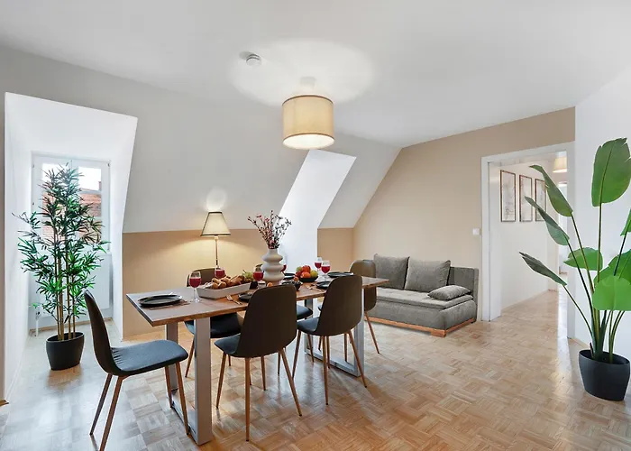Cozy And Calm - Historic Center With Elevator & Free Parking By Hero Homes Appartement Graz
