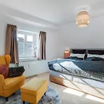 アパート Cozy And Calm - Historic Center With Elevator & Free Parking By Hero Homes グラーツ
