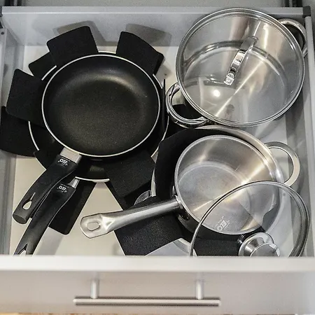 Cozy And Calm - Historic City Center With Elevator & Free Parking By Hero Homes Appartamento