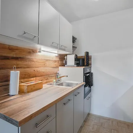 דירה Spacious Quiet Family - 2br & Free Parking In Altstadt By Hero Homes