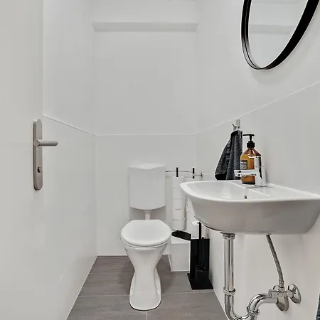 Spacious Quiet Family - 2br & Free Parking In Altstadt By Hero Homes * גראץ