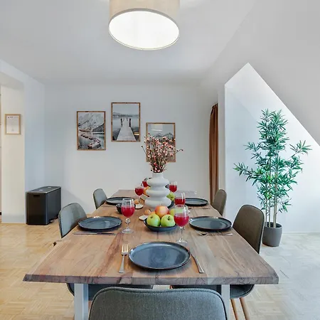 Spacious Quiet Family - 2br & Free Parking In Altstadt By Hero Homes דירה גראץ