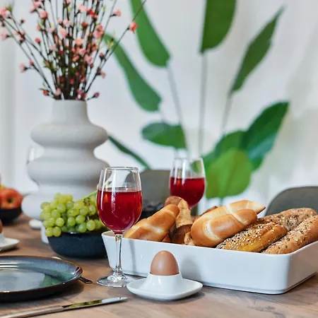 דירה Spacious Quiet Family - 2br & Free Parking In Altstadt By Hero Homes