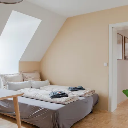 Spacious Quiet Family - 2br & Free Parking In Altstadt By Hero Homes דירה גראץ