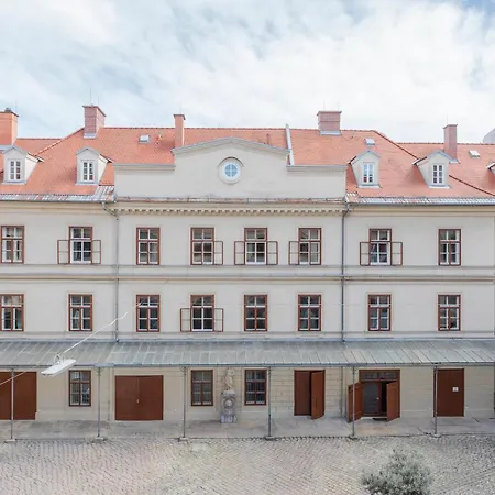 Spacious Quiet Family - 2br & Free Parking In Altstadt By Hero Homes Štýrský Hradec