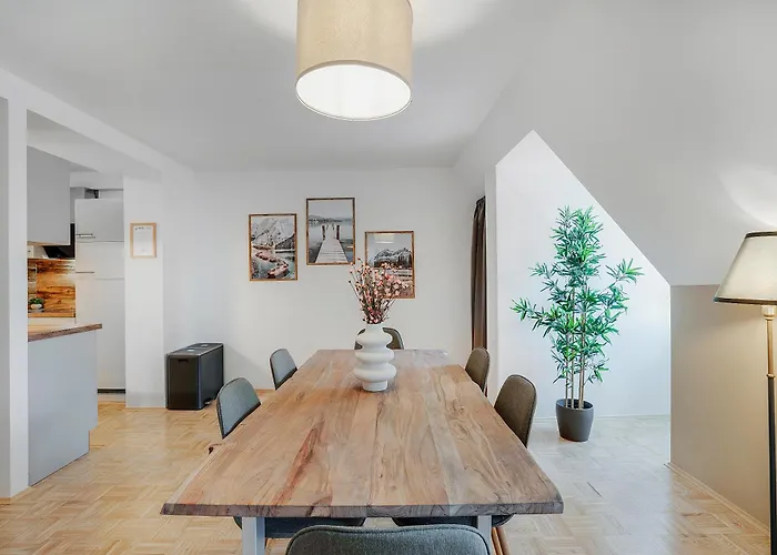 Cozy And Calm - Historic City Center With Elevator & Free Parking By Hero Homes شقة غراتس