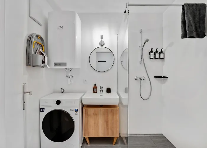 Appartamento Cozy And Calm - Historic City Center With Elevator & Free Parking By Hero Homes