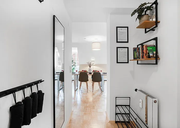 Cozy And Calm - Historic City Center With Elevator & Free Parking By Hero Homes Appartamento *