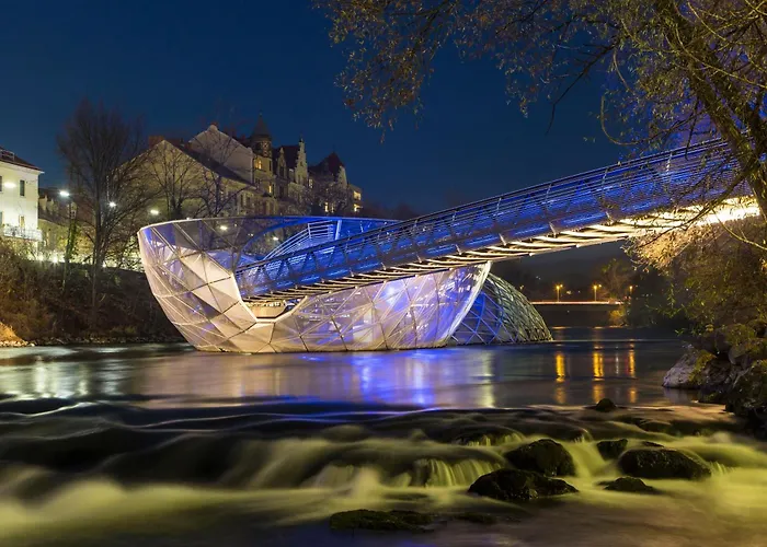 Cozy And Calm - Historic City Center With Elevator & Free Parking By Hero Homes *